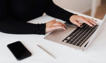 Era Digital Dan Perubahan Gaya Hidup Manusia Modern