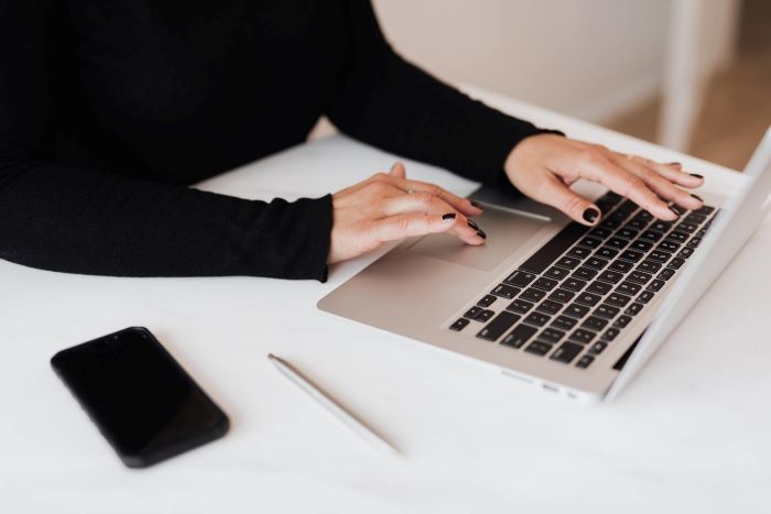 Era Digital Dan Perubahan Gaya Hidup Manusia Modern